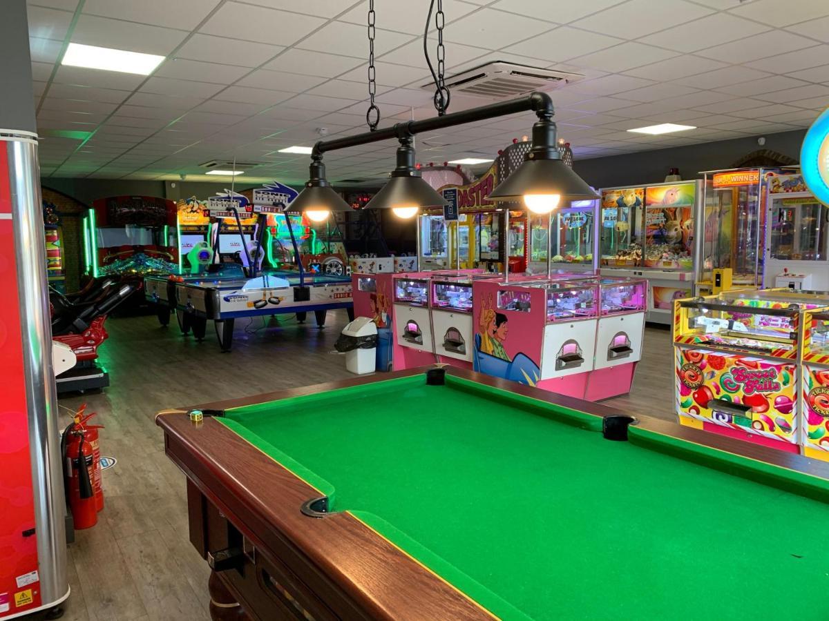 Salty Dog At The Bay Filey, Sleeps 4, 2 Dogs Welcome For Free Too Eksteriør bilde