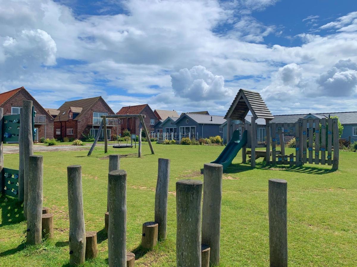 Salty Dog At The Bay Filey, Sleeps 4, 2 Dogs Welcome For Free Too Eksteriør bilde