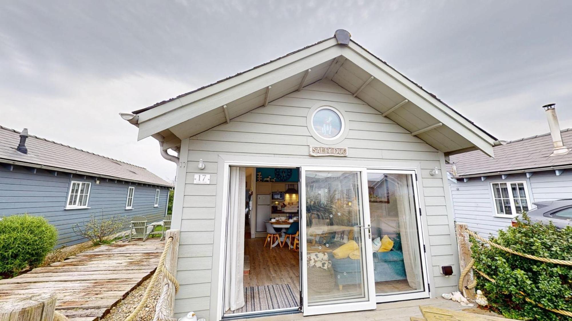 Salty Dog At The Bay Filey, Sleeps 4, 2 Dogs Welcome For Free Too Eksteriør bilde